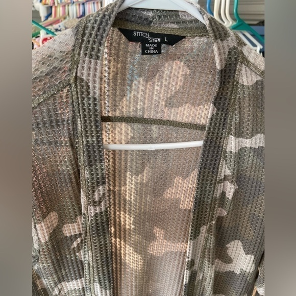 Stitch & Star Camo Cardigan Size Large - Picture 2 of 3